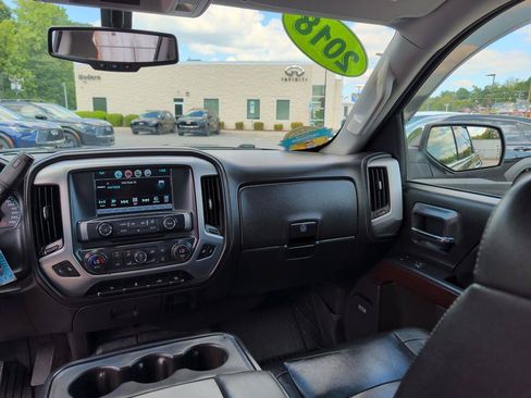 Used 2018 GMC Sierra 1500 SLT w/ SLT Premium Package AWD/4WD image 10