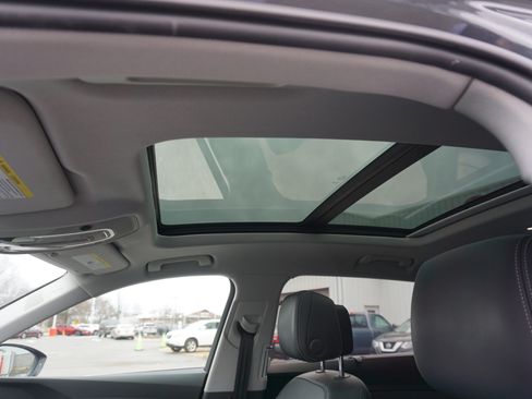 Used 2019 Audi e-tron Prestige w/ Prestige Package image 9