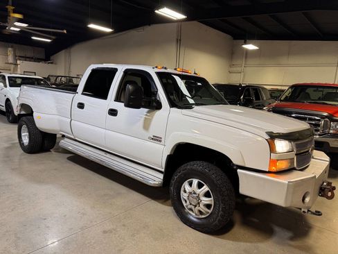 Used 2005 Chevrolet Silverado 3500 LT w/ Heavy-Duty Power Package image 62