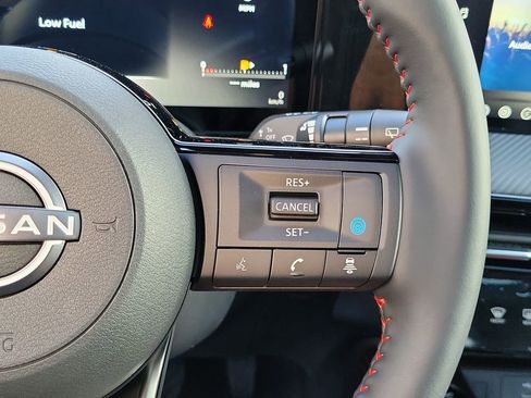 New 2026 Nissan Kicks SR w/ SR Premium Package FWD image 8