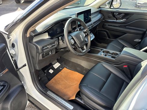 New 2026 Lincoln Corsair Premiere image 25