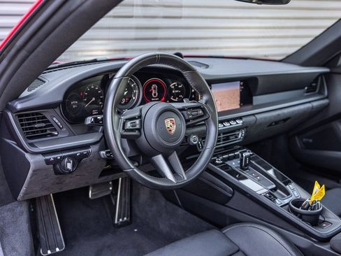 Certified 2024 Porsche 911 Carrera GTS RWD image 4