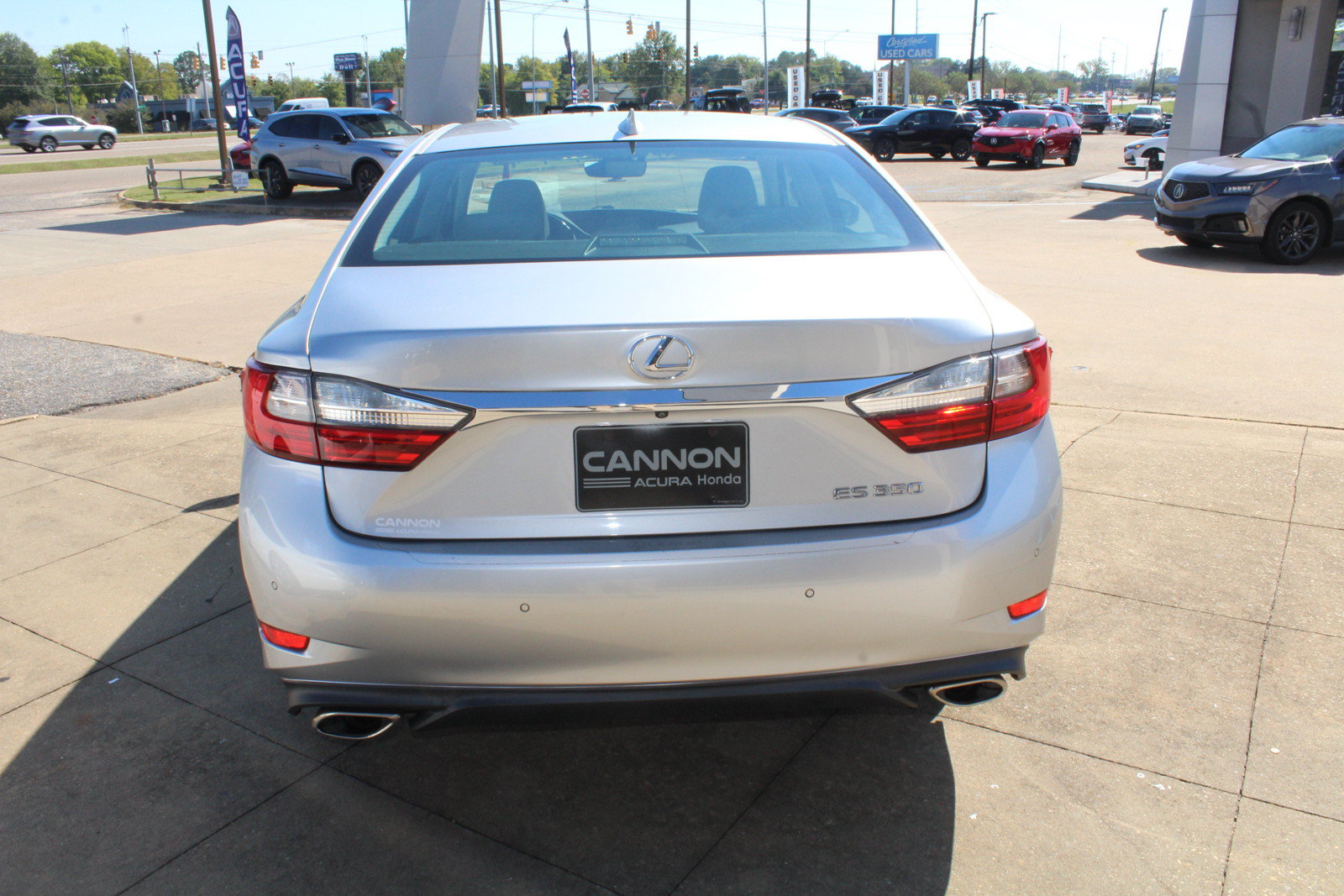 Used 2017 Lexus ES 350 w/ Luxury Package FWD image 6