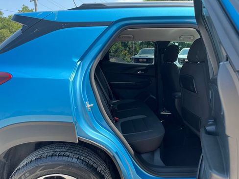 Used 2025 Chevrolet TrailBlazer LT AWD/4WD image 29