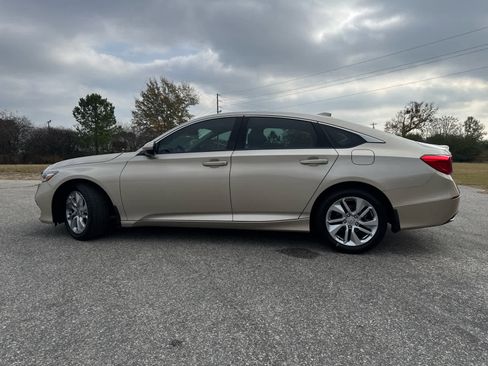 Used 2020 Honda Accord LX image 4