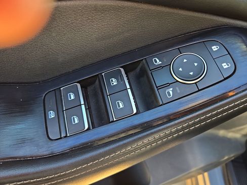 Used 2023 Nissan Rogue SL w/ SL Premium Package FWD image 15