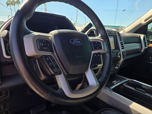 Used 2017 Ford F250 Lariat w/ Lariat Ultimate Package image 11