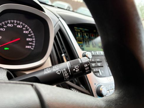 Used 2017 Chevrolet Equinox LS image 36