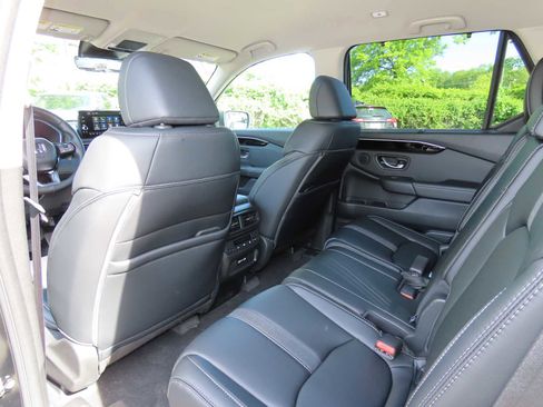 New 2025 Honda Pilot EX-L image 14