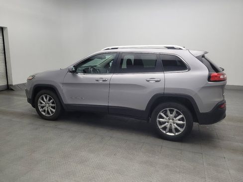 Used 2018 Jeep Cherokee Limited w/ Luxury Group AWD/4WD image 3