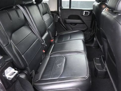 Used 2023 Jeep Wrangler Unlimited Sahara w/ Cold Weather Group AWD/4WD image 24