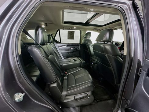 Used 2025 Honda Pilot Touring image 32