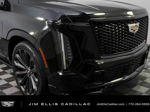 Certified 2025 Cadillac Escalade V AWD/4WD image 41