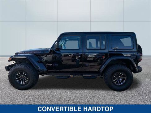 Used 2025 Jeep Wrangler Unlimited Rubicon image 2