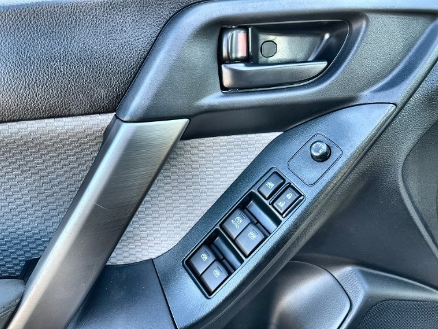 Used 2018 Subaru Forester 2.5i AWD/4WD image 23