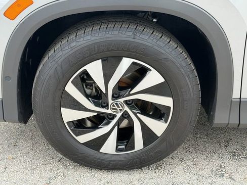 Certified 2025 Volkswagen Tiguan S FWD image 10