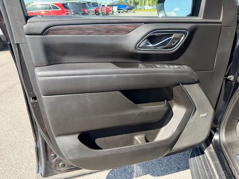 Used 2023 Chevrolet Suburban LT RWD image 10