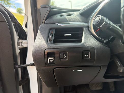 Used 2019 Chevrolet Impala LT FWD image 14