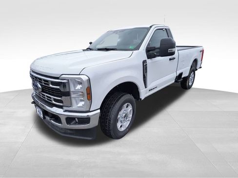 New 2025 Ford F250 XLT image 3