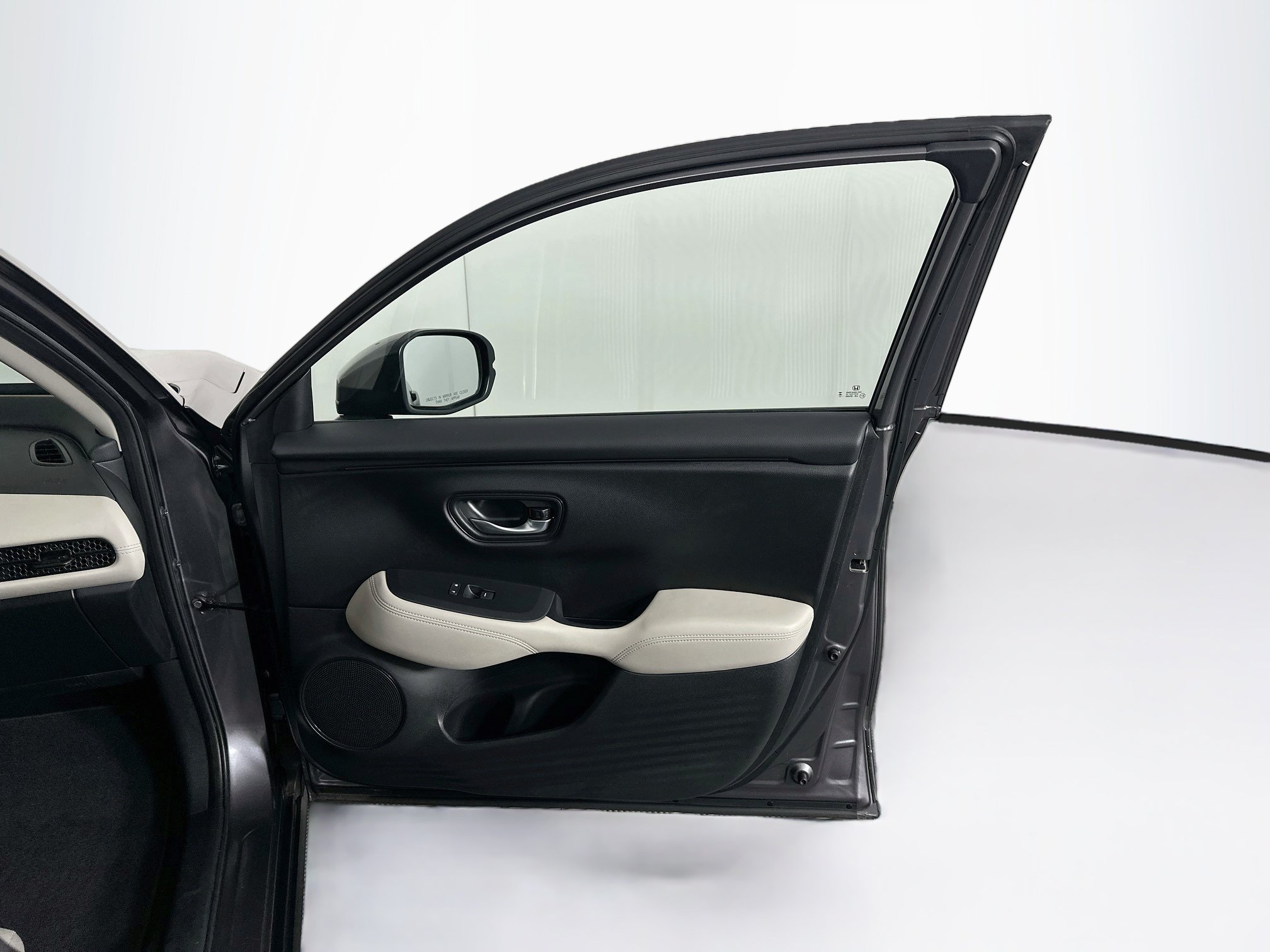 Used 2025 Honda HR-V LX image 30