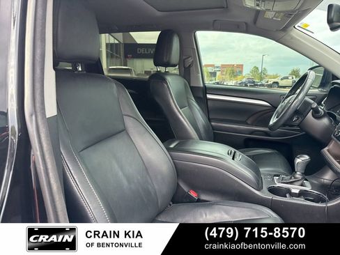 Used 2016 Toyota Highlander XLE image 8