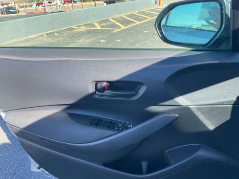 Used 2025 Toyota Corolla LE image 20
