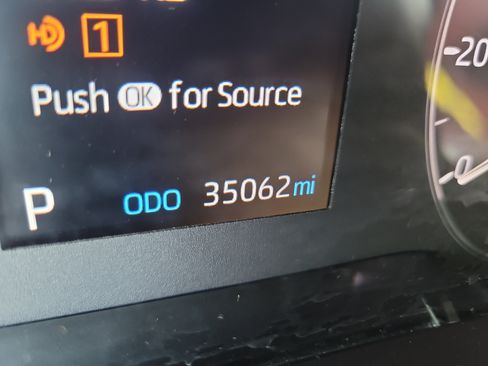 Certified 2024 Toyota Corolla SE FWD image 31