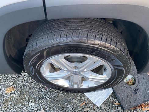 Used 2021 GMC Terrain SLE w/ Driver Convenience Package image 25