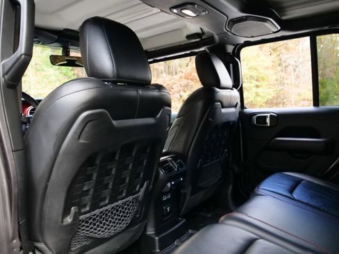 Used 2018 Jeep Wrangler Unlimited Rubicon image 25