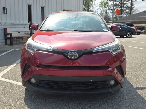 Used 2018 Toyota C-HR XLE image 8