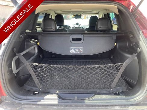 Used 2015 Jeep Cherokee Trailhawk w/ Comfort/Convenience Group AWD/4WD image 7