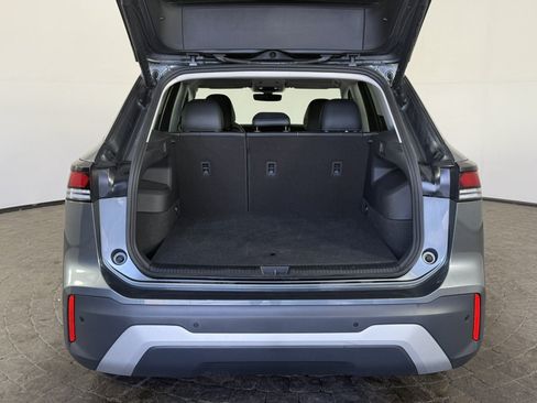 Used 2026 Volkswagen Tiguan SE FWD image 7