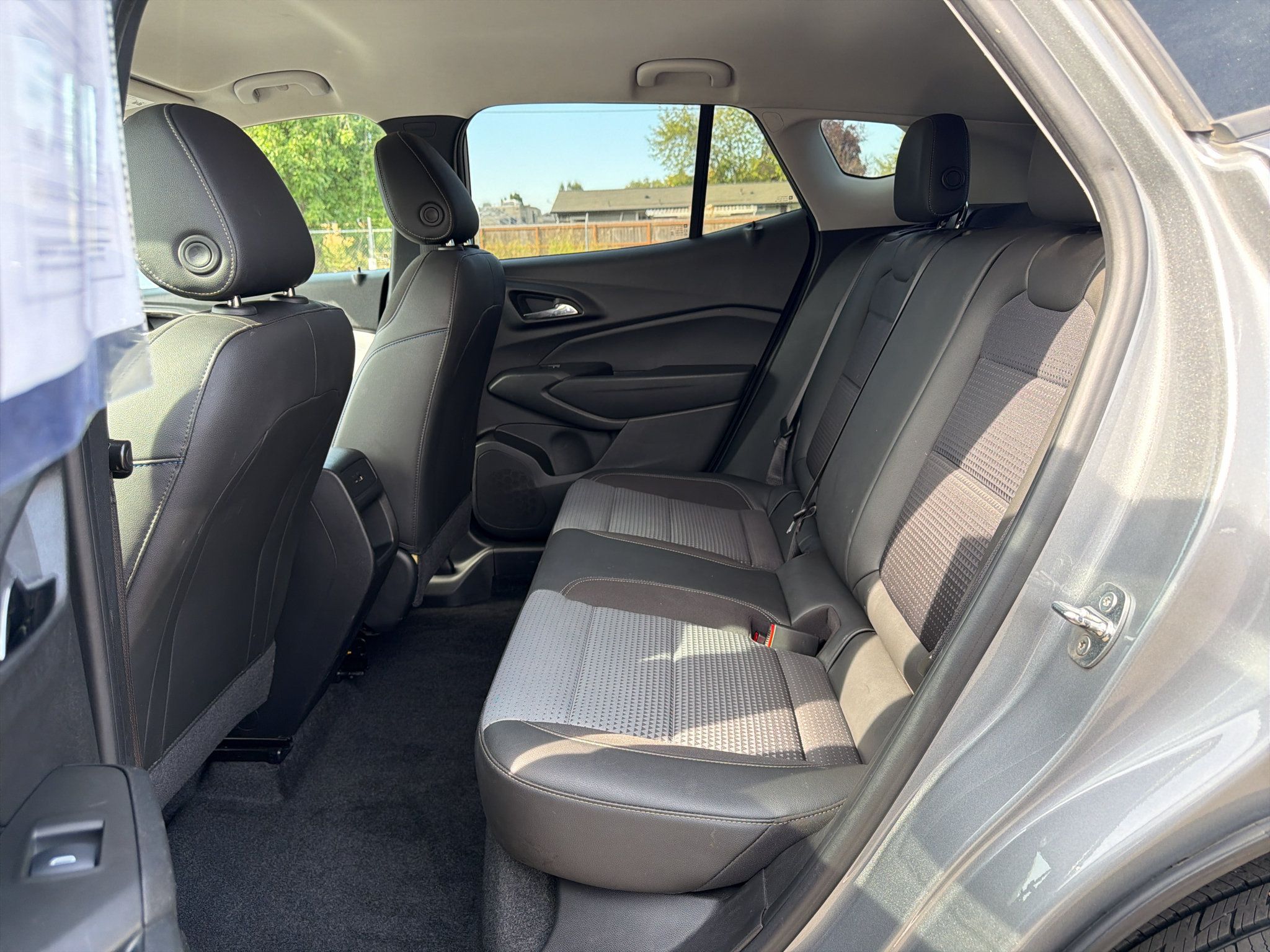 Used 2024 Chevrolet Trax LT FWD image 24