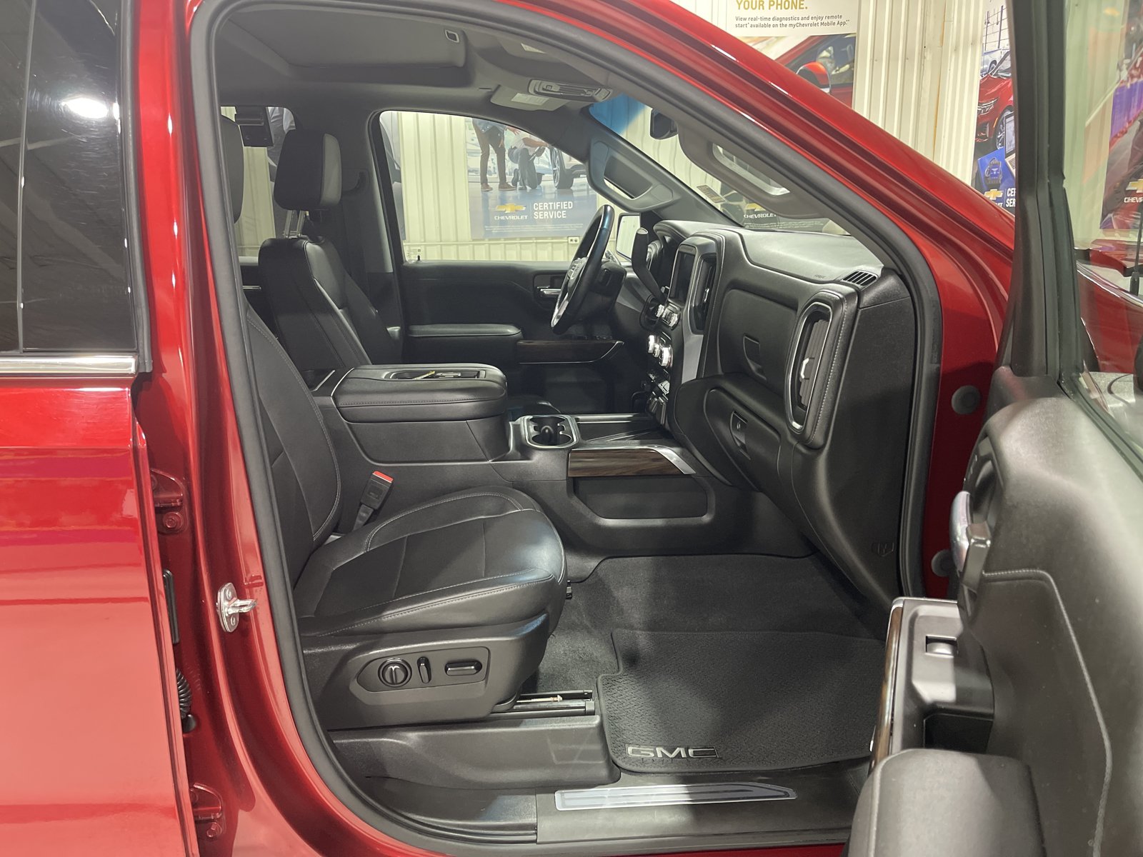 Used 2021 GMC Sierra 1500 SLT w/ SLT Premium Plus Package AWD/4WD image 21