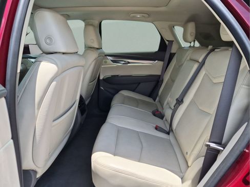 Used 2017 Cadillac XT5 Luxury w/ Driver Awareness Package FWD image 17