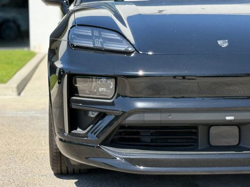 Used 2025 Porsche Macan Turbo Electric image 8