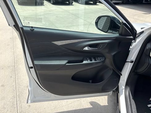 Used 2025 Buick Envista Sport Touring FWD image 13