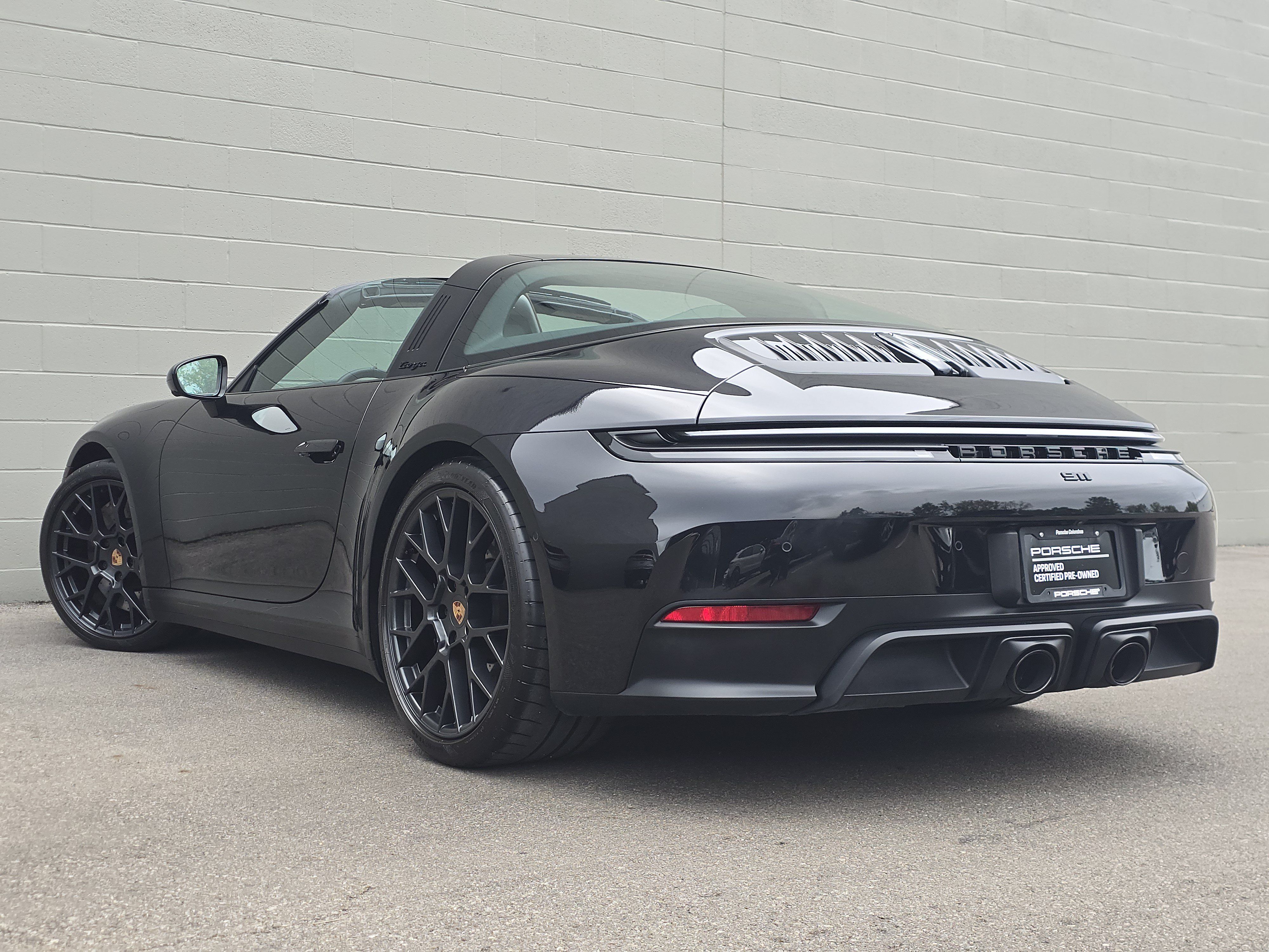 Certified 2025 Porsche 911 Targa 4 GTS AWD/4WD image 3
