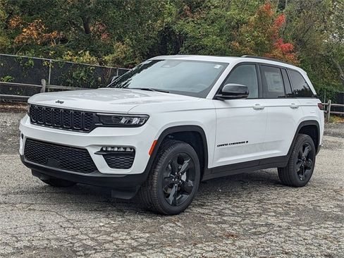 New 2025 Jeep Grand Cherokee Limited w/ Black Appearance Package image 5