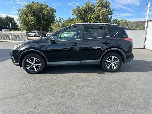 Used 2016 Toyota RAV4 XLE FWD image 2