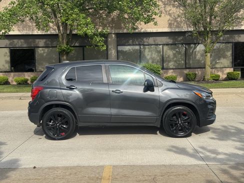 Used 2020 Chevrolet Trax LS w/ Tint and Cruise Package AWD/4WD image 7