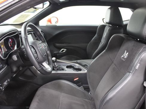 Used 2016 Dodge Challenger R/T Scat Pack w/ Leather Interior Group image 19
