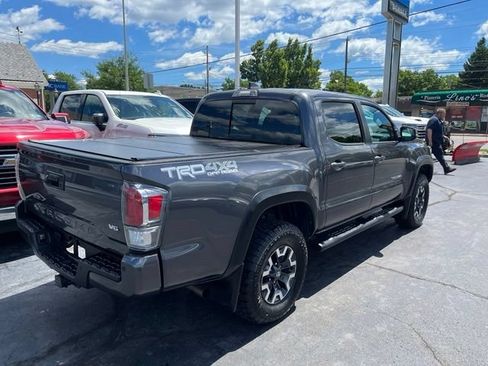 Used 2021 Toyota Tacoma TRD Off-Road w/ Technology Package AWD/4WD image 3