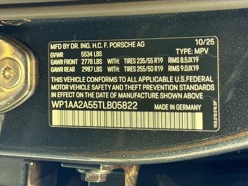 Certified 2026 Porsche Macan AWD/4WD image 27