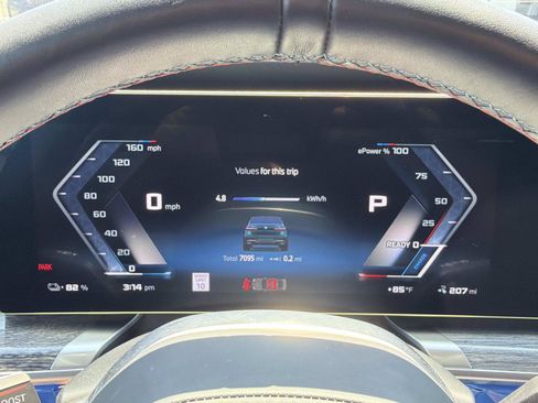 Used 2025 BMW i7 M70 AWD/4WD image 23