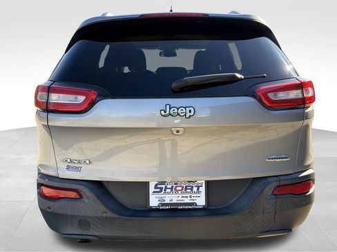 Used 2015 Jeep Cherokee Latitude w/ Comfort/Convenience Group image 4
