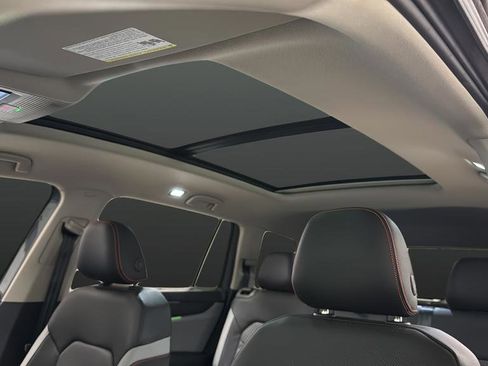 Used 2025 Volkswagen Atlas Peak Edition SE image 12