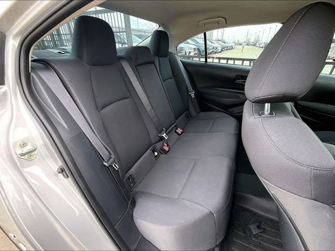 Used 2022 Toyota Corolla LE image 33