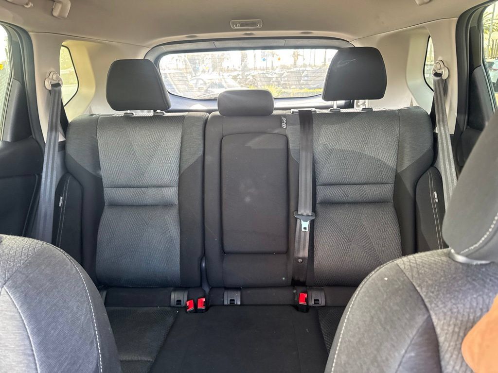 Used 2025 Nissan Rogue SV AWD/4WD image 27