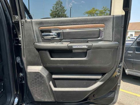 Used 2014 RAM 1500 Laramie image 39